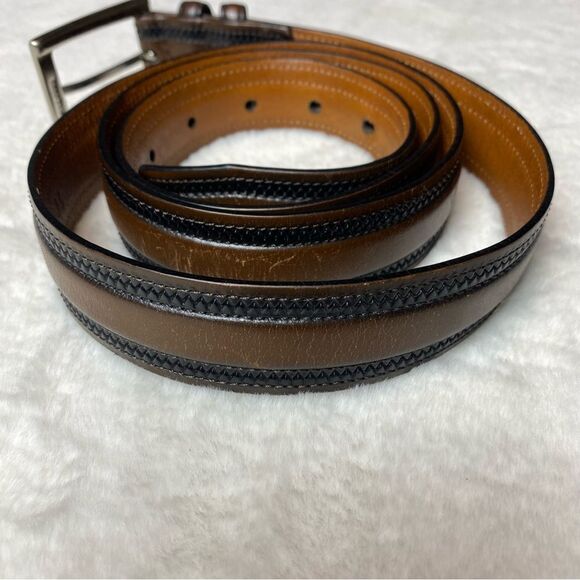 Johnston & Murphy Brown and Black Leather Belt Size 44 - Picture 2 of 12